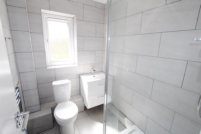 8, Salcombe Way, Hayes photo 4