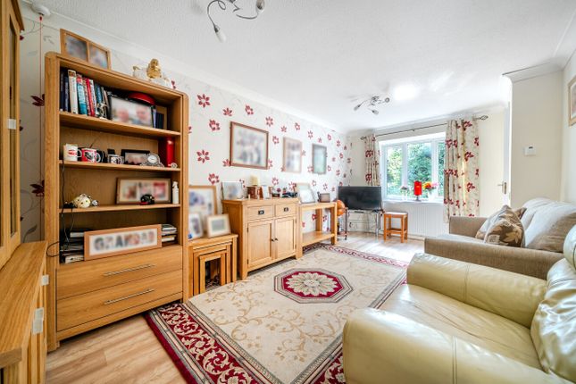 47, Darfield Road, Surrey photo 2
