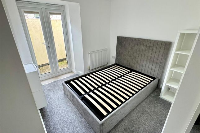 Flat 1, 20, Jubilee Street, Cornwall photo 5