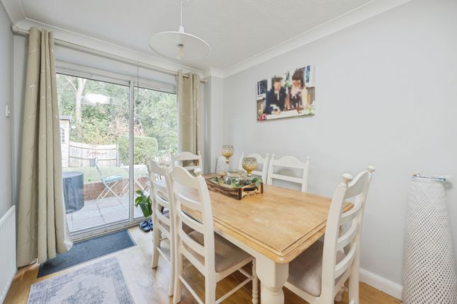 10, Mulberry Close, Kent photo 4
