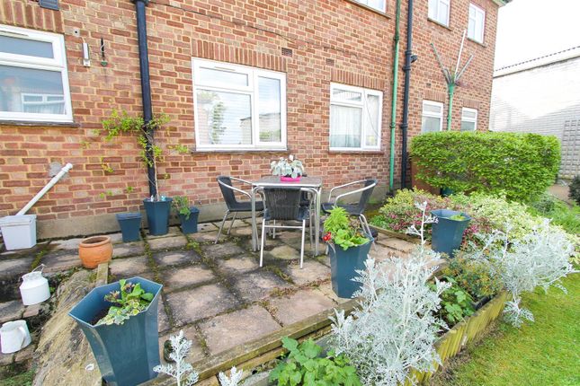 Flat for sale in Stanley Court, Stanley Park Road, Carshalton