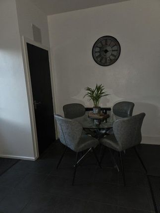 90, Bennett Street, Hyde photo 4