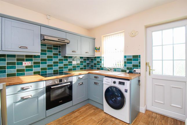 4, Holly Court, Wakefield photo 2