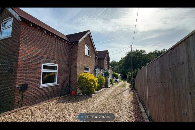 Railway Cottages, Merrow Lane, Guildford photo 2