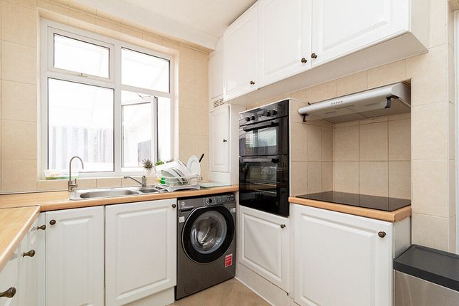 16, Valley Drive, London photo 4