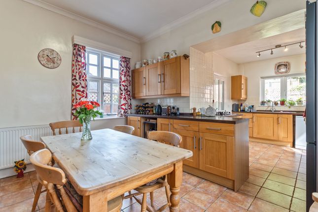 22 Oakfield Road, Newport photo 2