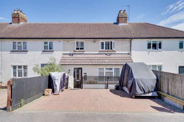 Thumbnail Terraced house for sale in Stake Piece Road, Royston