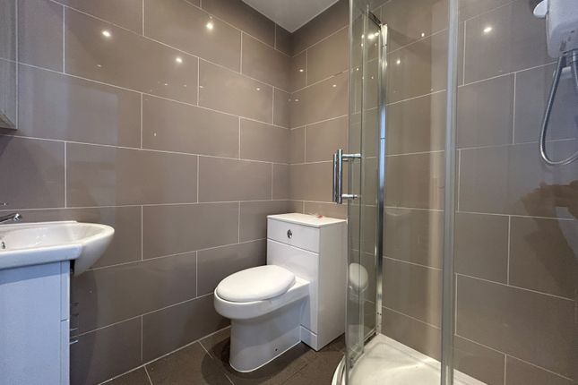 Flat 2, 42 King Street photo 4