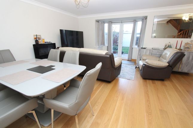 39, Fernhurst Drive, Brierley Hill photo 2