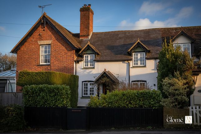 3-bed house on Hoe Cottage, Petworth Road, Godalming, £649,950