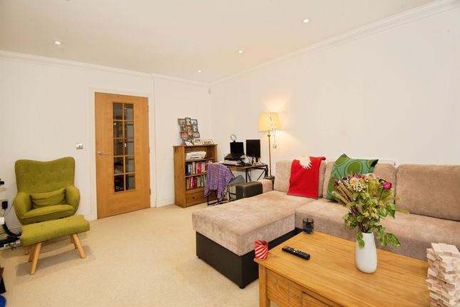 4, Templeside Gardens, High Wycombe photo 3