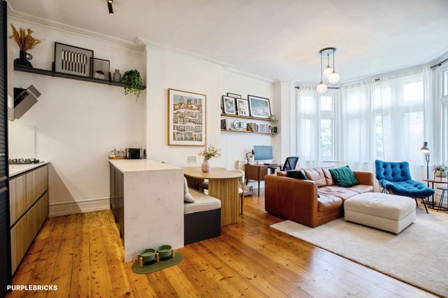 Flat 4/Caen Tower, Westwood Hill, London photo 4
