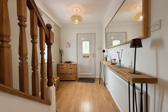 64 Combe Park, Yeovil photo 3