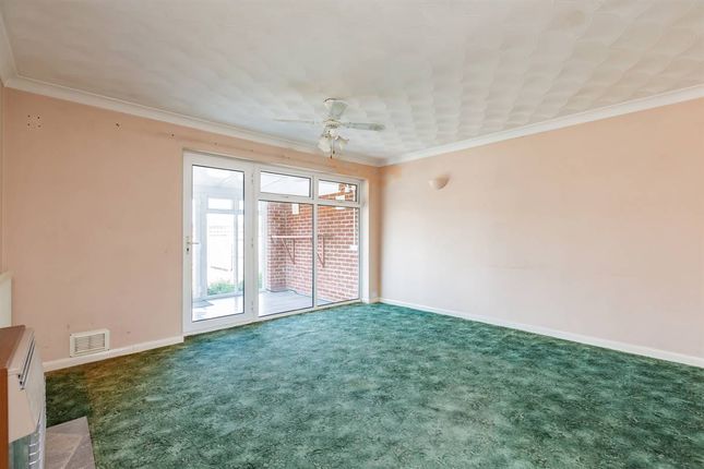24, Pluckley Gardens, Margate photo 3