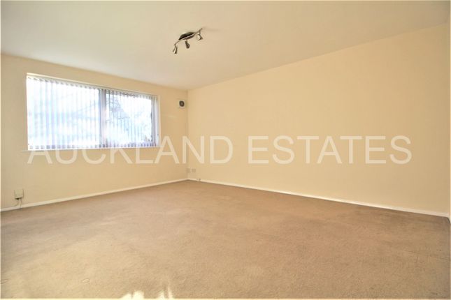 8, Alderman Close, Hatfield photo 2