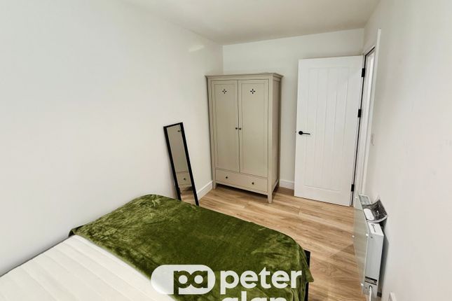 Flat 2, CARDIFF photo 4