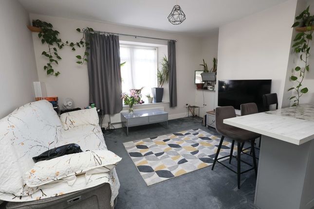 First Floor Flat, 32, Strode Road, Clevedon photo 3