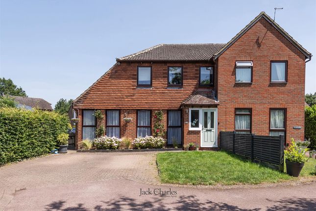 18, Maltings Close, Tonbridge photo 2