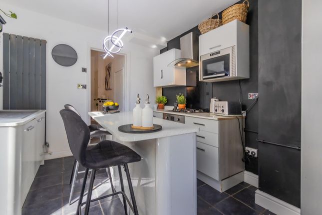 34, Bendrick Road, Barry photo 3