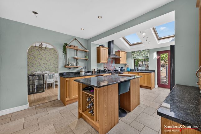 8 Crompton Avenue, Alcester photo 4