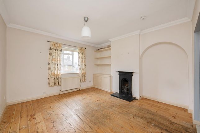 Flat for sale in Huntingfield Road, London