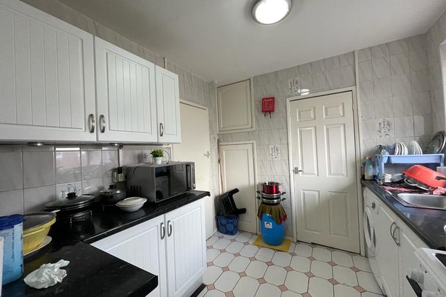 Flat for sale in Sussex Road, London
