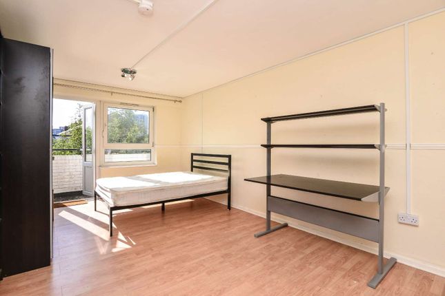 Thumbnail Flat to rent in Bartholomew Street, Borough, London