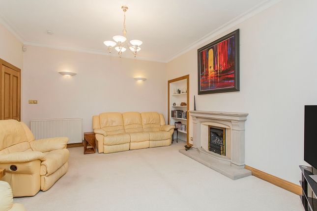 21, Blinkbonny Crescent, Edinburgh photo 4