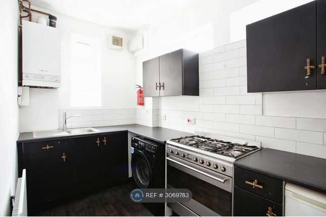 Flat, Grange Avenue, Harrogate photo 2