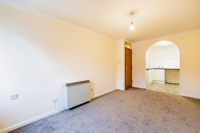 11, Rose Court, Gloucester Road, Littlehampton photo 4