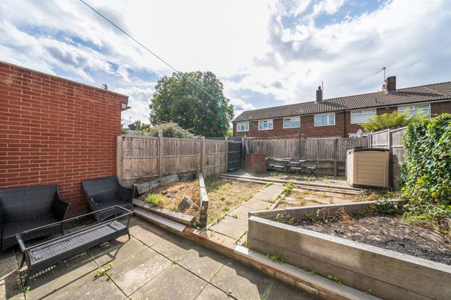 55, Grovebury Road, London photo 4