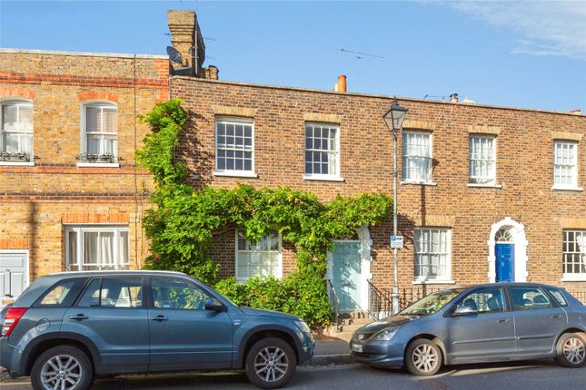 2-bed terraced on 96, Grove Road, Windsor, £2,000/mo