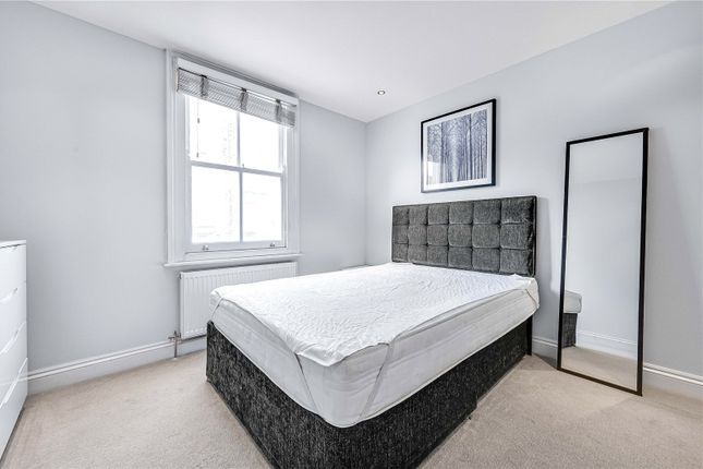 Flat for sale in Parsons Green Lane, Fulham, London