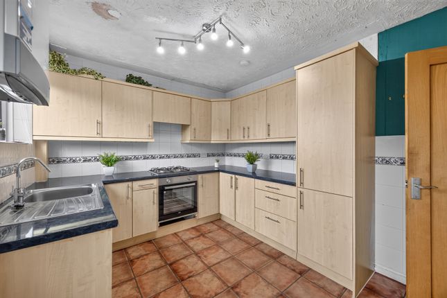 2, Maple Drive, Glasgow photo 4