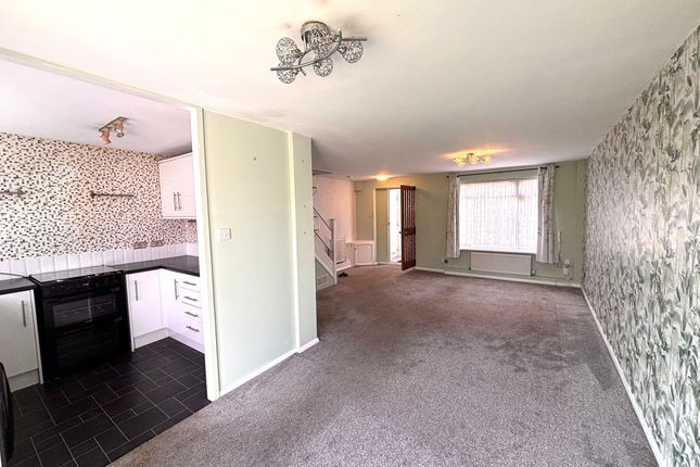10, Sittingbourne photo 2