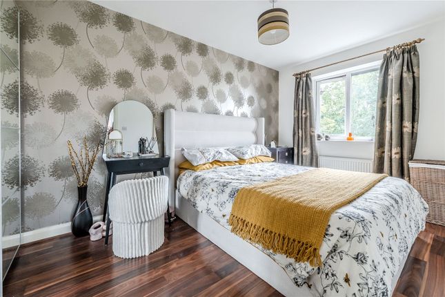55, Edison Way, Leeds photo 3