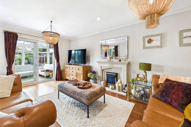 3, Bromley Road, Manningtree photo 2