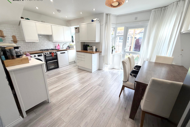 20 Harrow Drive, London photo 5