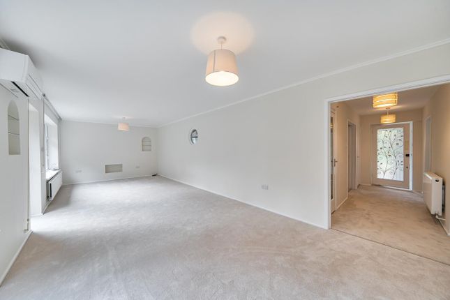 Caprice, Old Lodge Way, Stanmore photo 4
