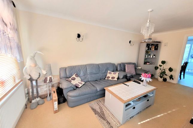3 Camel Court, Scarletts Well Park, Bodmin photo 4