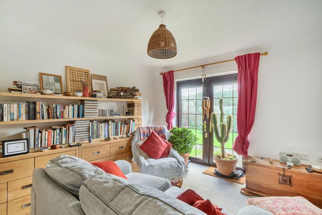 9 The Willows, off Manor Farm Court, Chichester photo 4