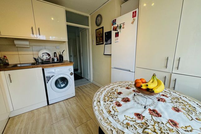 Maisonette for sale in Eagle Avnue, Chadwell Heath, Essex