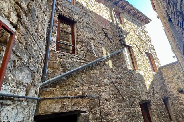 Town house for sale in Via Angeli 35, Apricale, Imperia, Liguria, Italy