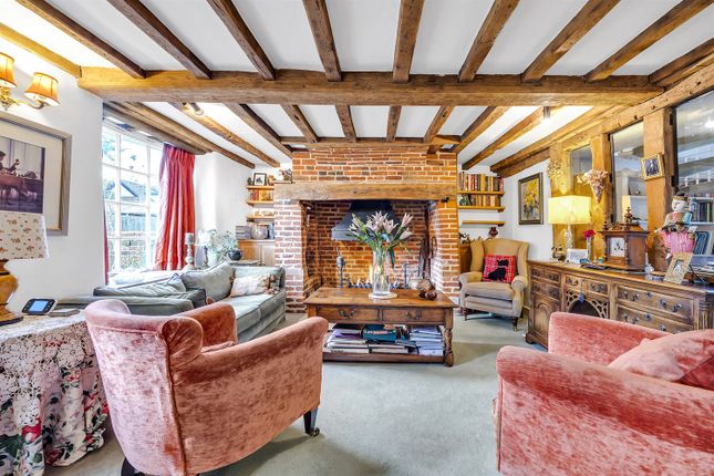 25, Cricketers Lane, Herongate, Brentwood photo 2