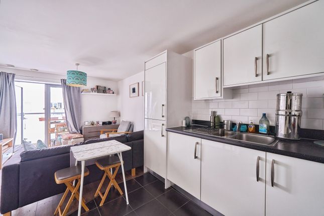 Flat 408 William Beveridge House, 60, Vernon Road, London photo 4