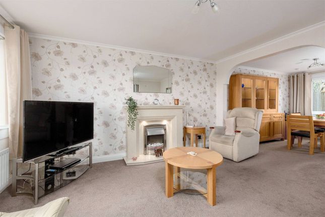 105 Baberton Mains Drive, Baberton Edinburgh photo 3