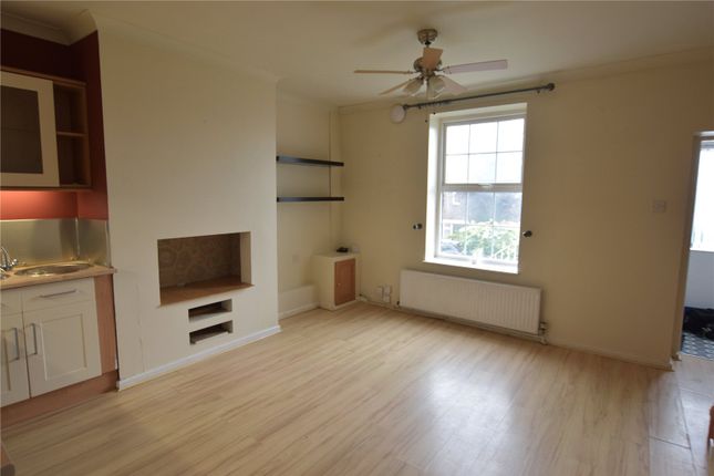 67, Kilpin Hill Lane, West Yorkshire photo 3