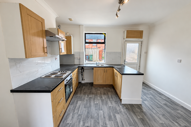 7 Wood Lea, Pontefract photo 2