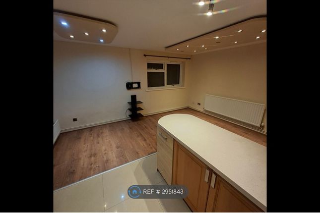 Holtdale Place, Leeds photo 3