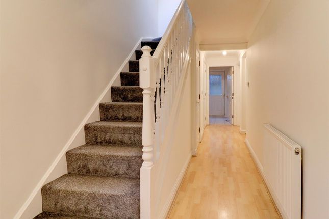 14, Rambures Close, Warwick photo 2